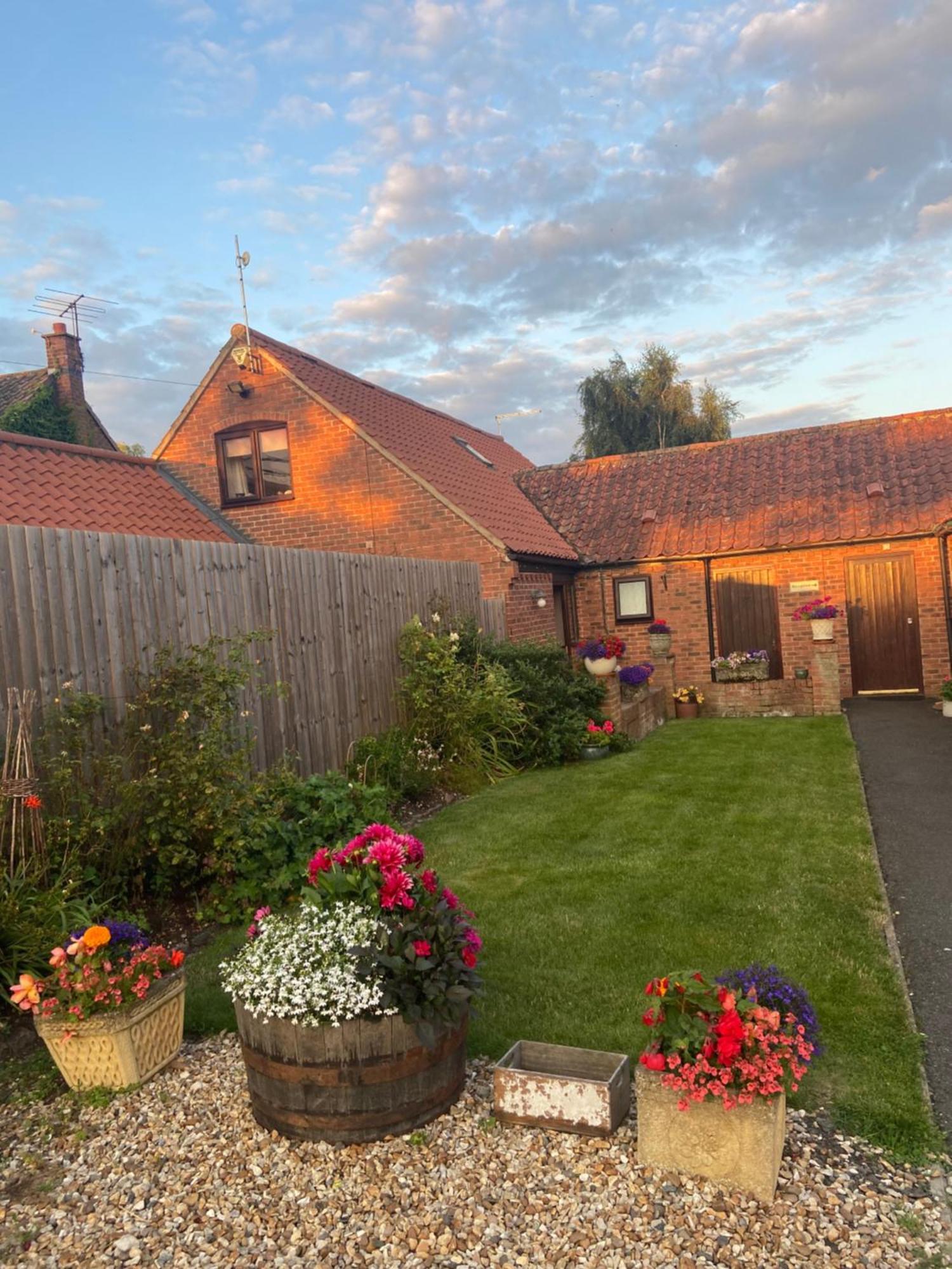 Willow Tree Cottages Newark upon Trent Екстериор снимка